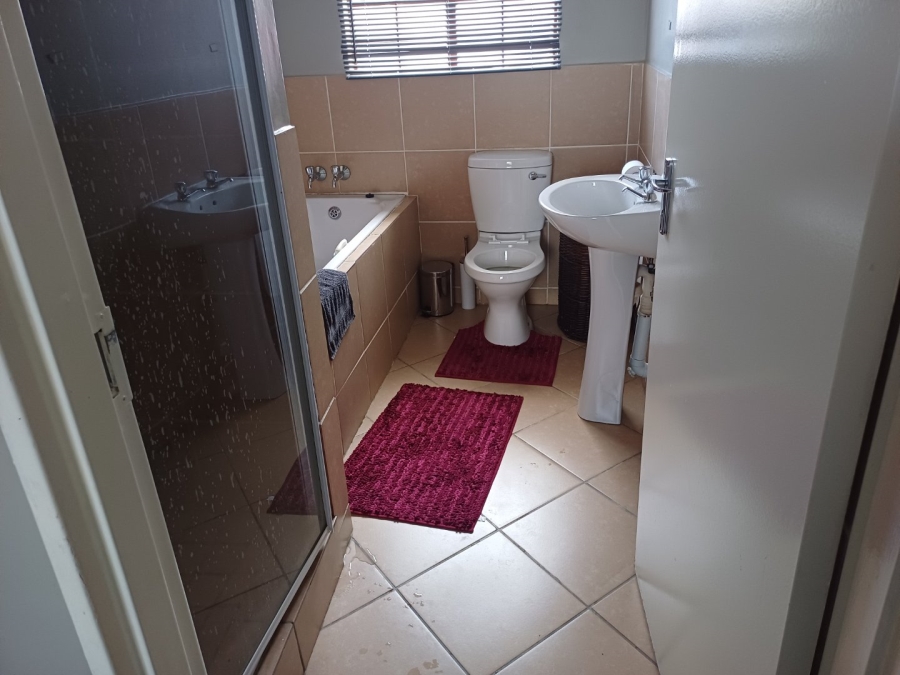 3 Bedroom Property for Sale in Pinehaven Free State